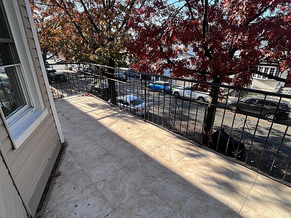 4th image of 9437 112th St Floor 2