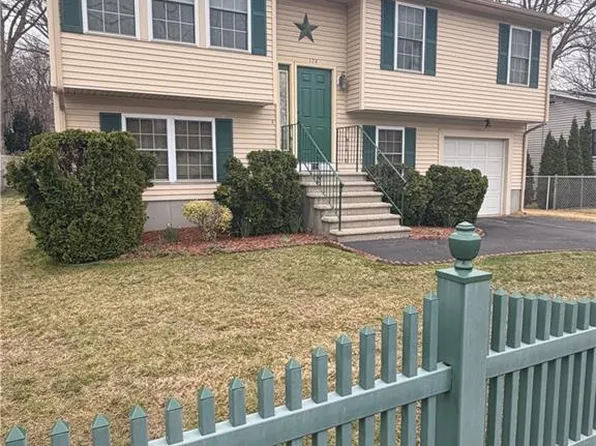 124 Saint Leon Ave, Woonsocket, RI 02895