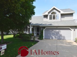 4031 Riverside Dr NE, Cedar Rapids, IA 52411