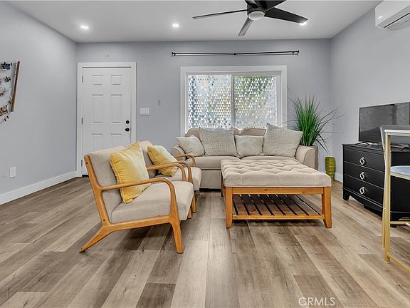 4th image of 1162 W 39th Pl