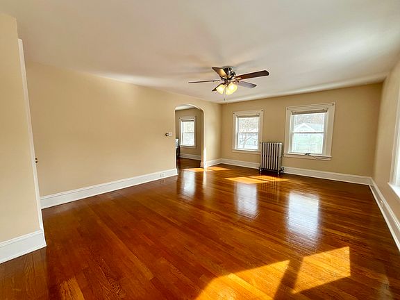 2nd image of 102 Mountain Rd #2
