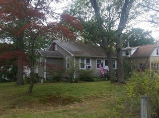 14 Sunburst Dr, Rocky Point, NY 11778