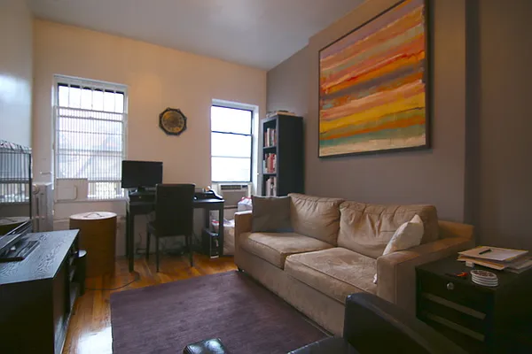 Rented by Compass | media 24