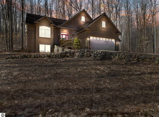 6442 Heideldorf Dr, Bellaire, MI 49615