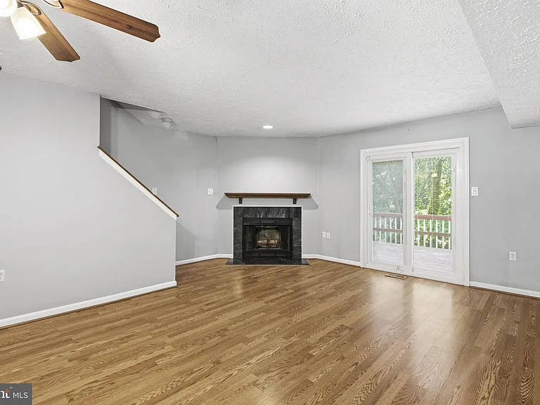 4330 Gilmer Ct — Photo 3