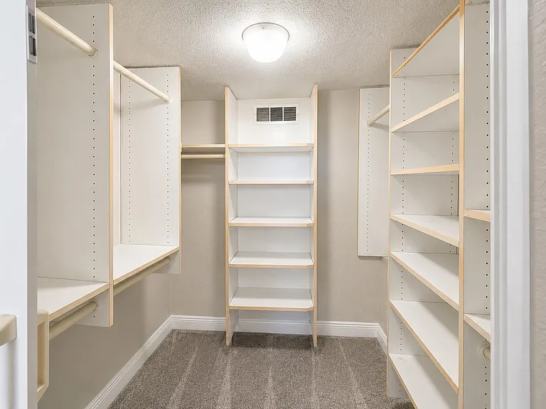 4800 Bayview Dr #306 — Photo 9