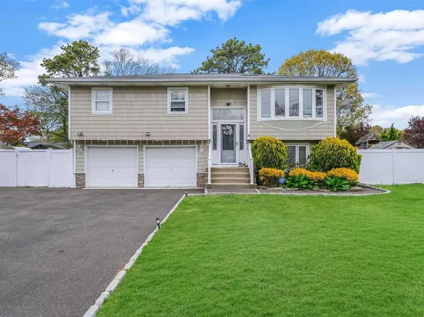 59 E Appel Drive, Shirley, NY 11967