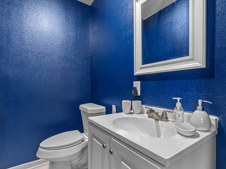2321 Lawrence St — Photo 21