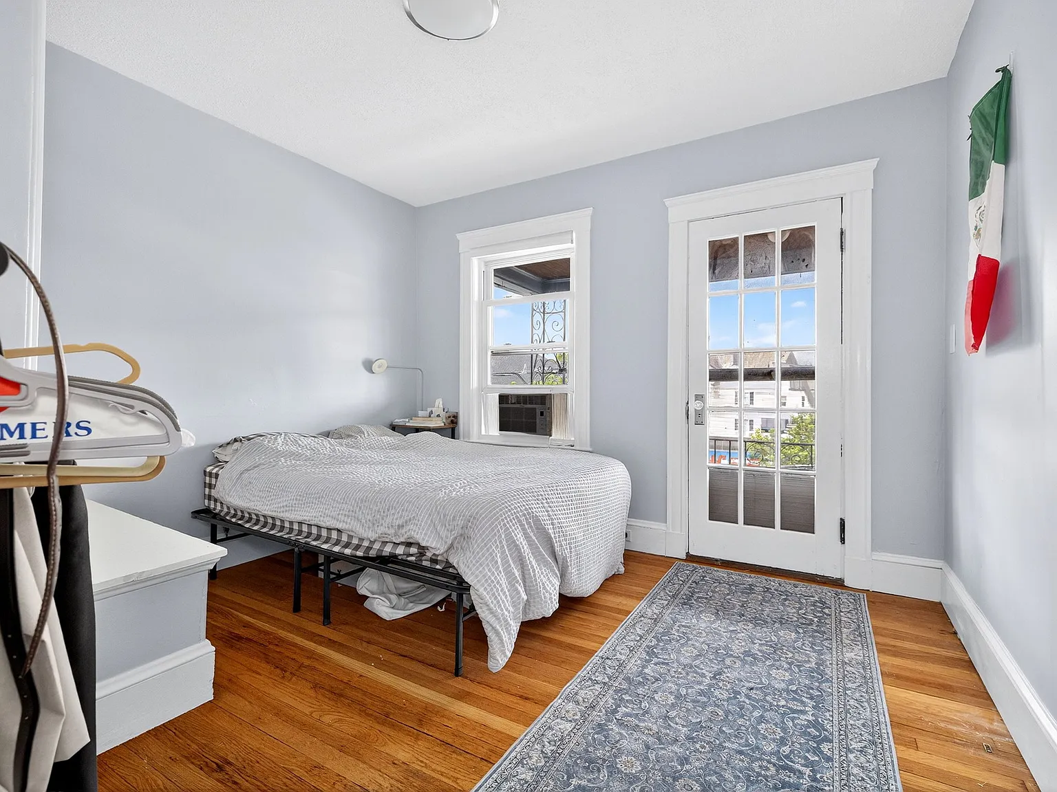 4 bed, 9999 sqft, $5,400 — Photo 3