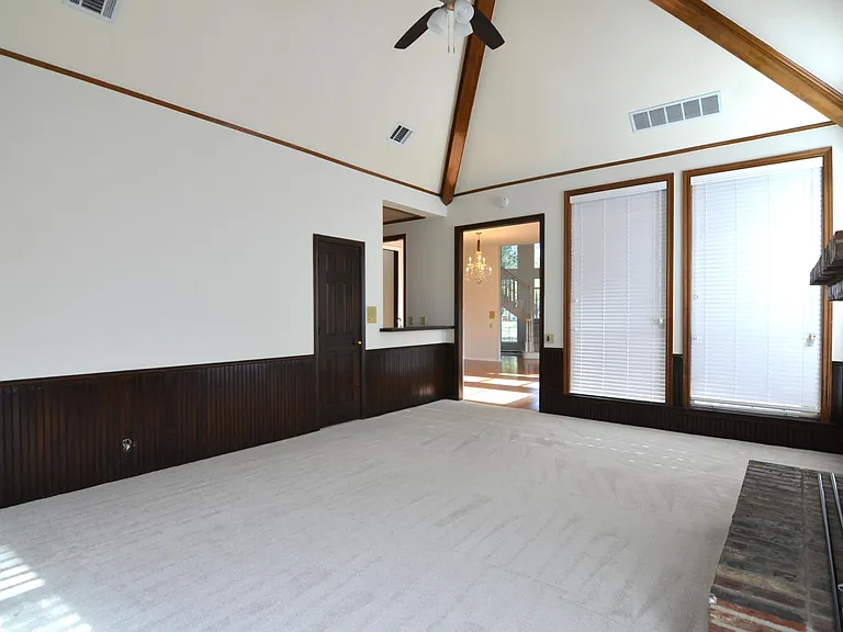 7000 Ivory Ct — Photo 8