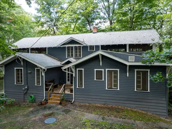79843 Fernwood Dr, Covert, MI 49043