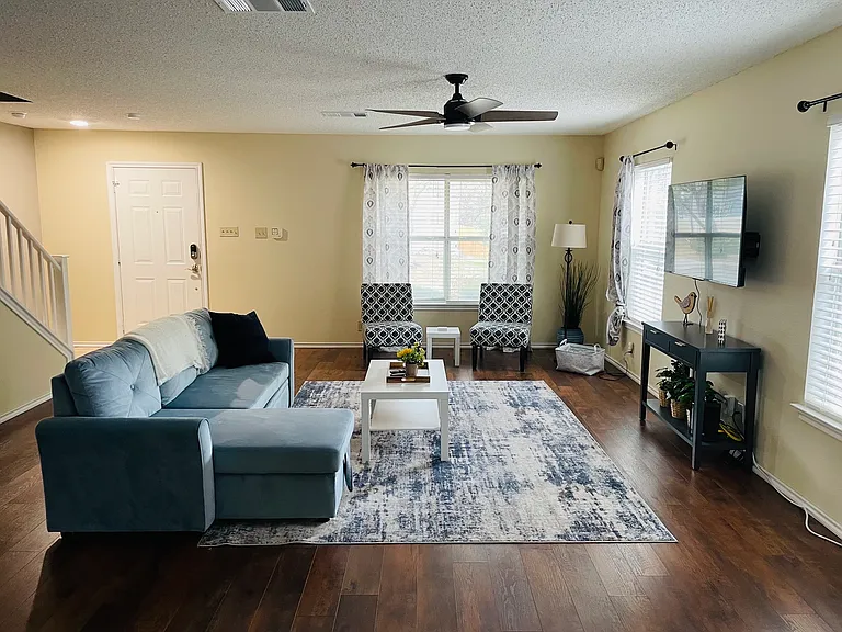 4827 Encanto Creek Dr — Photo 3