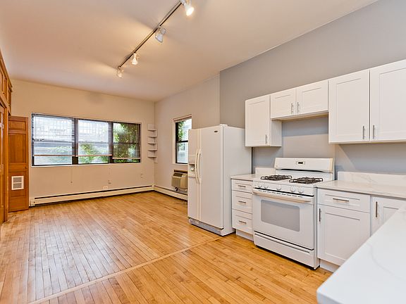 3rd image of 3713 N Magnolia Ave #1