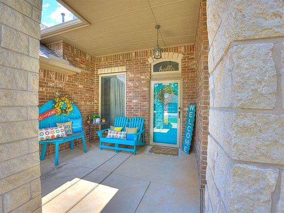 3rd image of 12405 Heathfield Ln