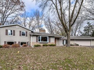 254 Cimarron Rd, Apple Valley, MN 55124