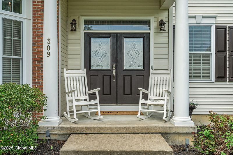 4th image of 309 Westwoods Court