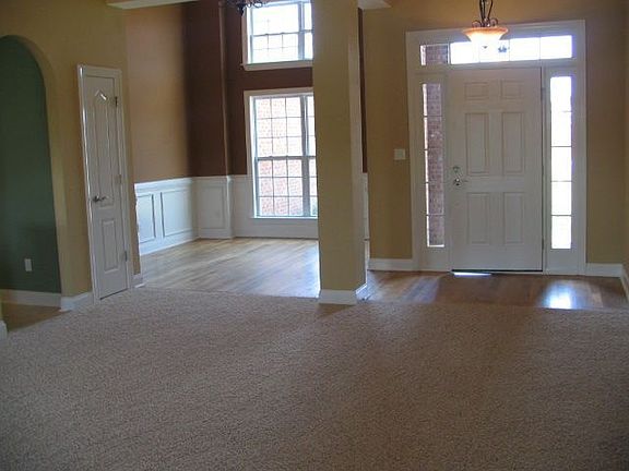 Foyer/Dining Room