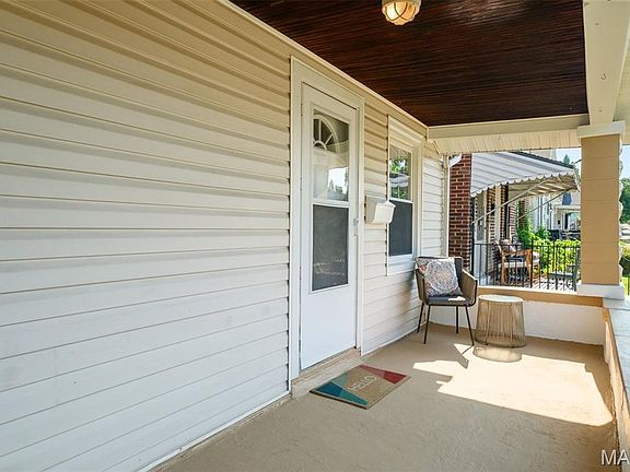 3rd image of 6427 Hoffman Ave
