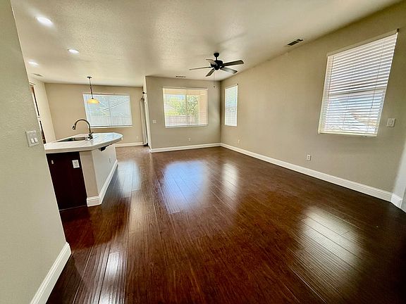 4th image of 1733 Jessica Ln