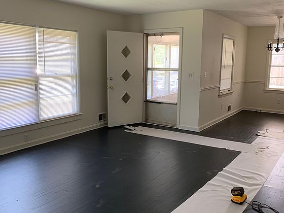3rd image of 1339 Cumberland Dr