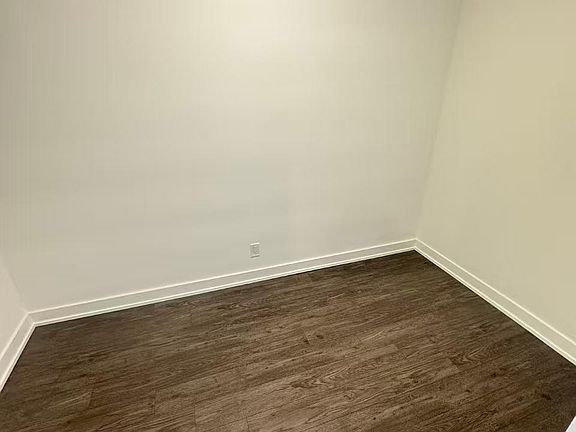 4th image of 89 Queen St E #4592