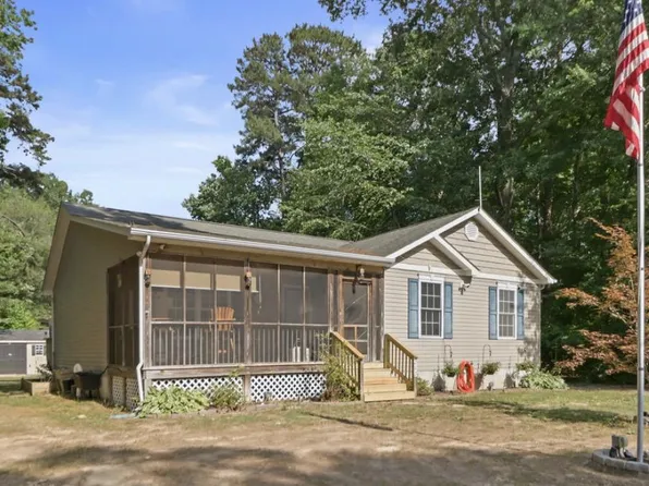262 Rolando Dr, Colonial Beach, VA 22443