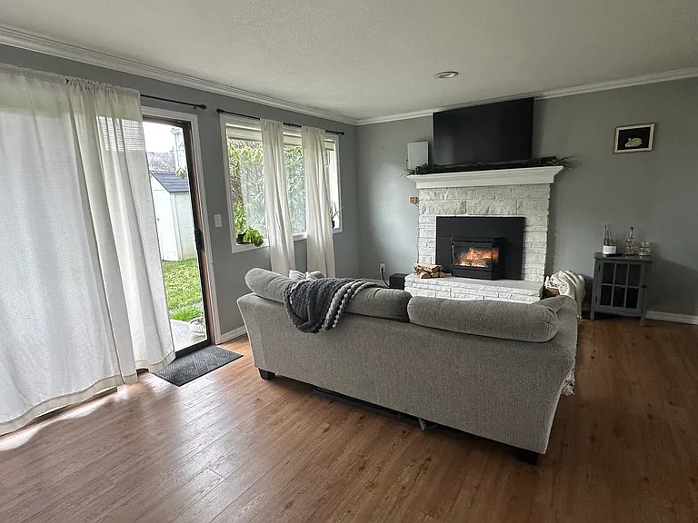 3480 Oak St — Photo 11