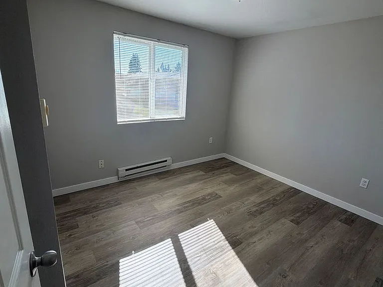 Montclair Apartments — Photo 5