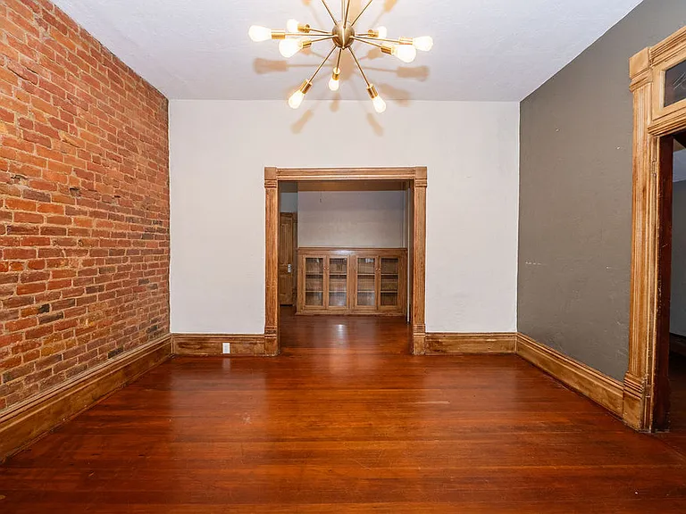 2660 Jefferson Ave — Photo 3