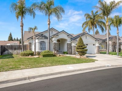 9883 N Baird Ave, Fresno, CA, 93720