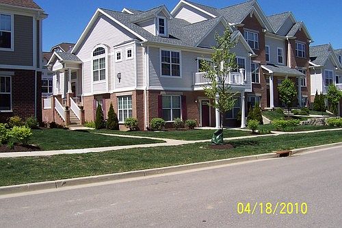 1st image of 2701 Gardenia Ave APT 2