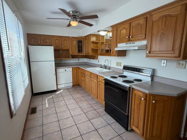104 Short St #2