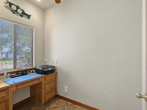 5th image of 50 Waters Edge St