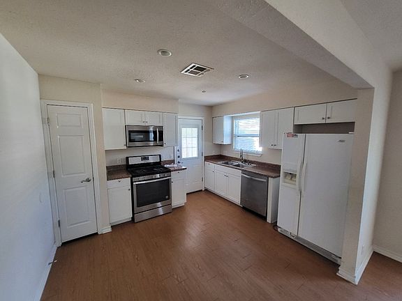 2nd image of 1210 Westcott Dr #A