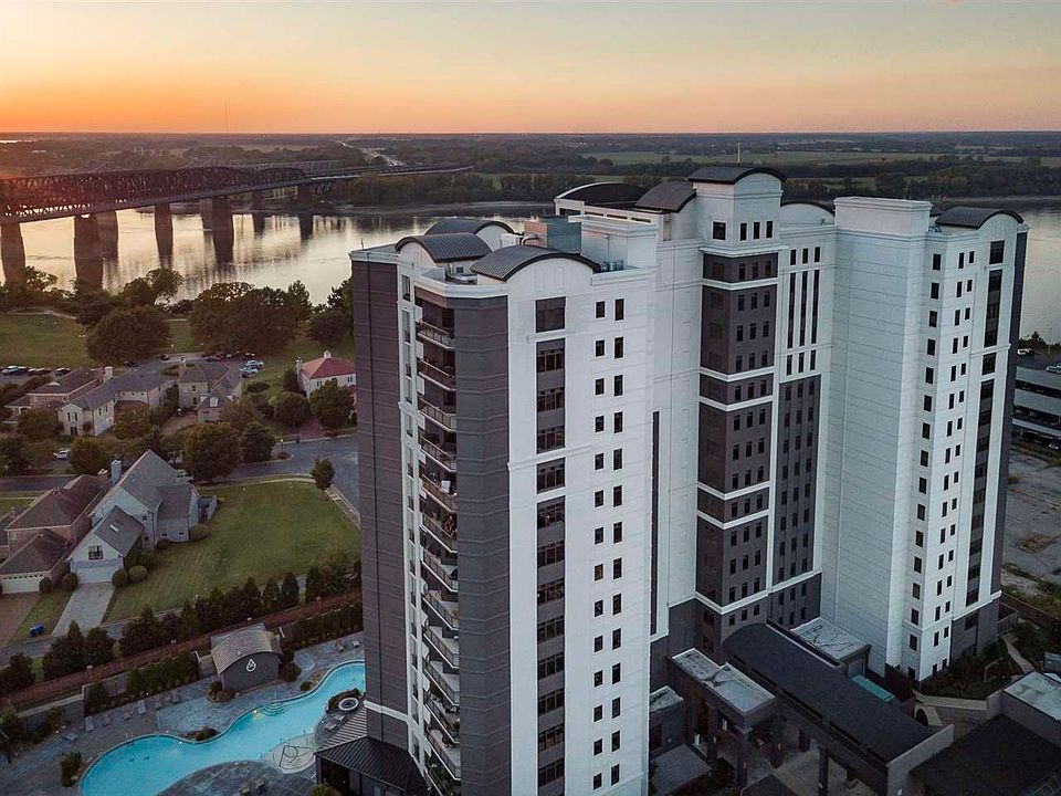 1st image of 717 Riverside Dr #1105