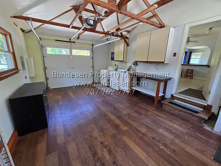 3200 Spring Creek Dr — Photo 16