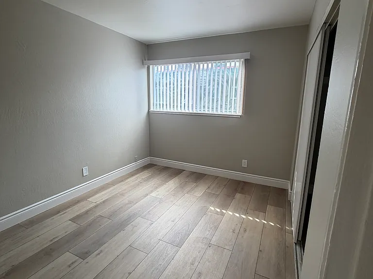 2124 90th Ave #5 — Photo 20