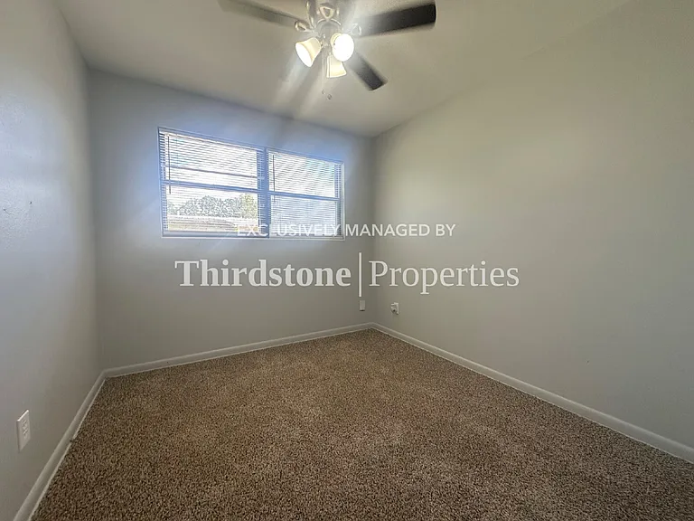 1038 La Marche Dr — Photo 9