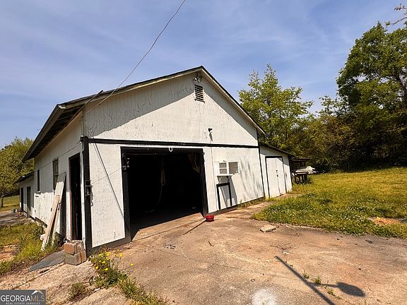 4th image of 1500 Cook Rd