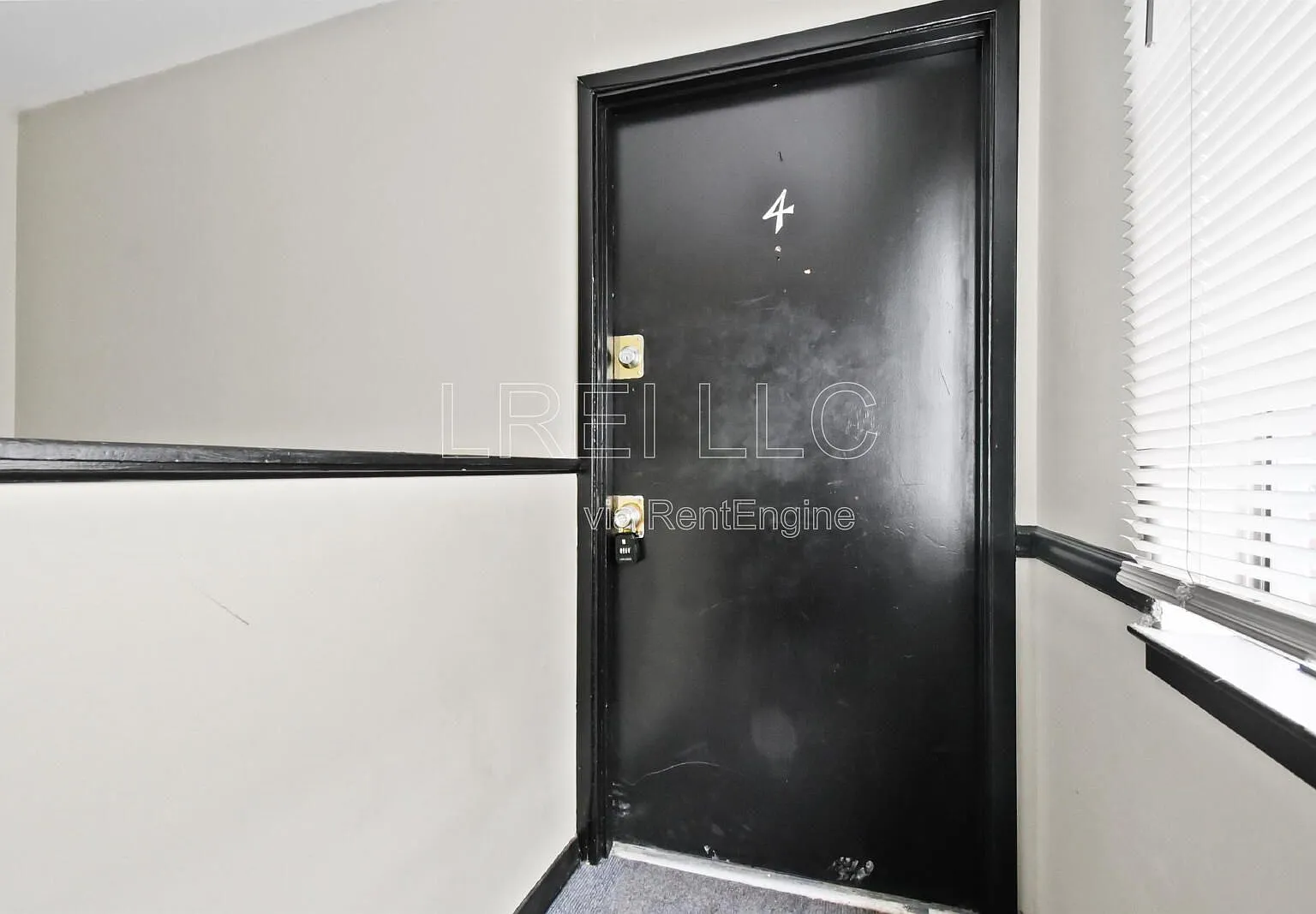 2 bed, 1.0 bath, 775 sqft, $950 — Photo 2