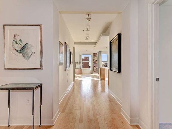 Unit Entry Foyer - Gallery