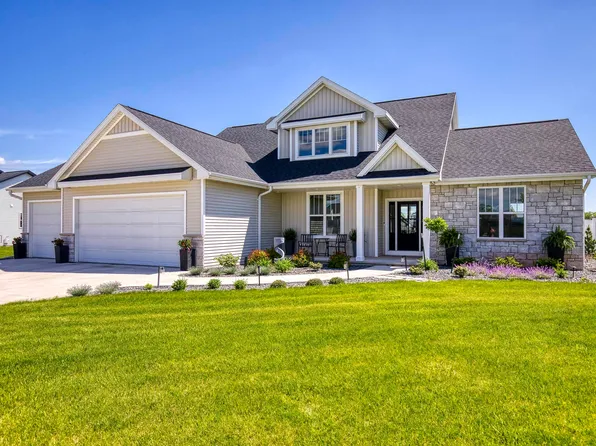N1170 Bonnaventure Ter, Greenville, WI 54942