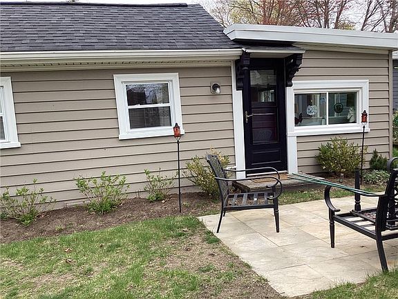 3rd image of 135 Namquid Dr