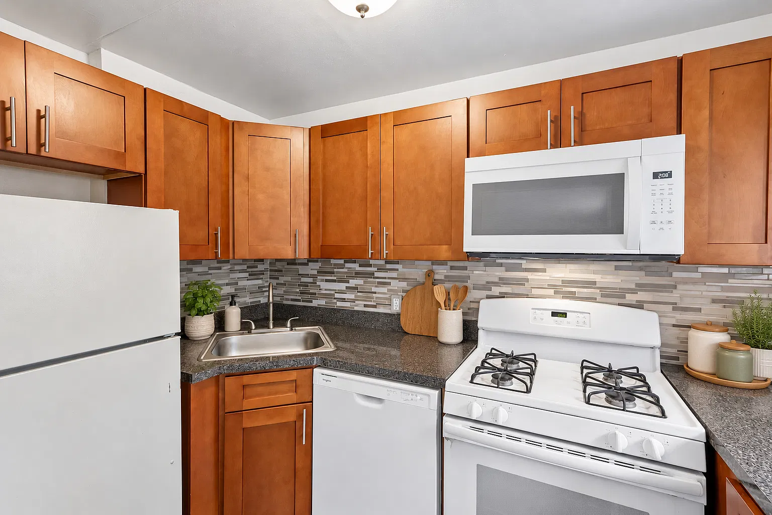 Curren Terrace Apartment Homes — Photo 1