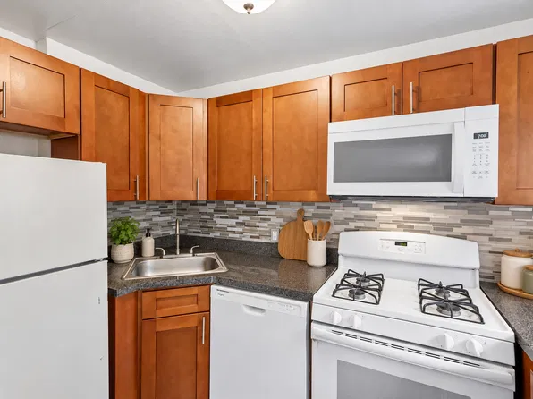 Curren Terrace Apartment Homes