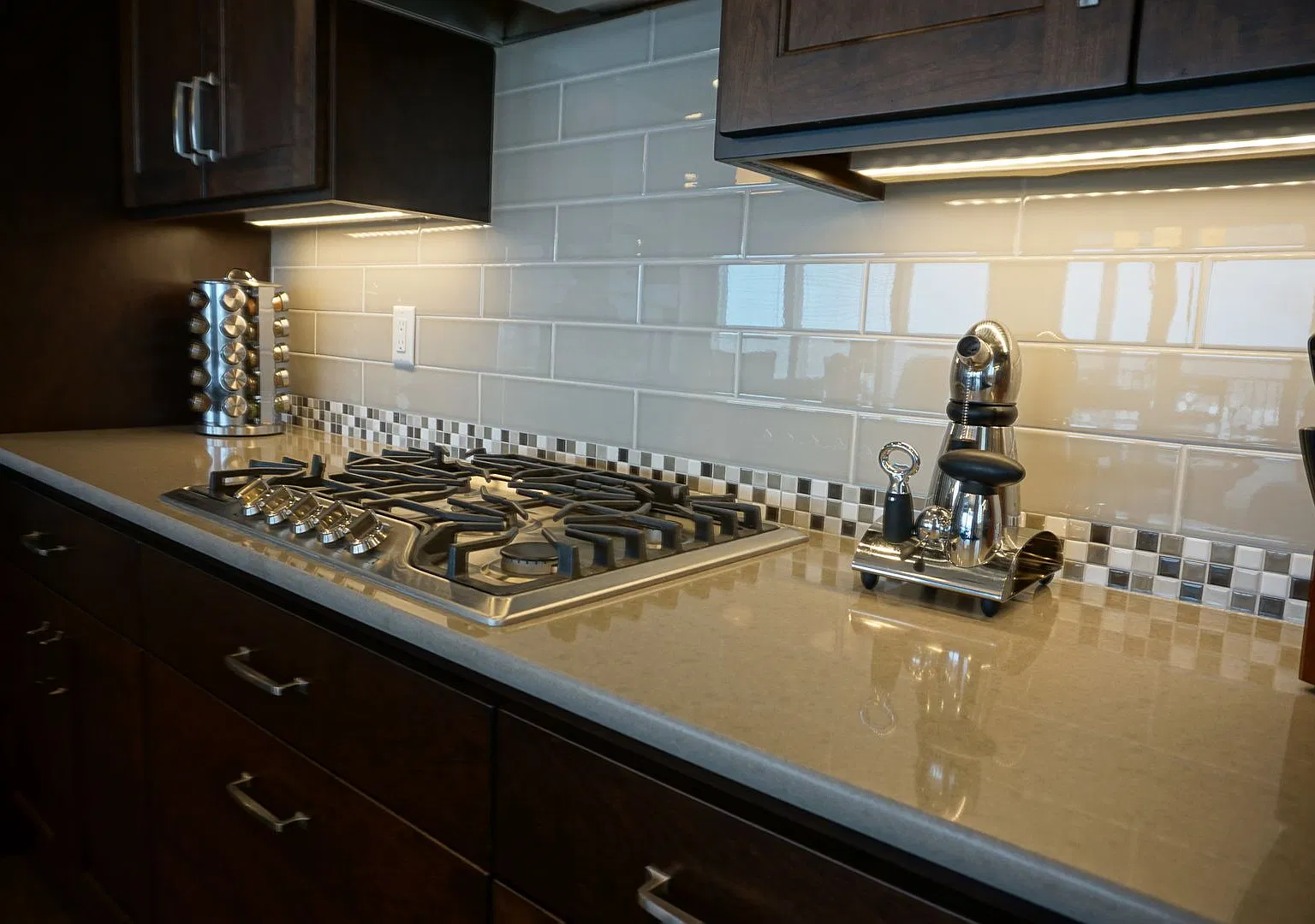 Luxury Home in Peaceful Setting — Photo 3