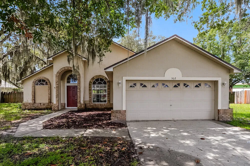 3 bed, 2.0 bath, 1493 sqft, $2,500 — Photo 1