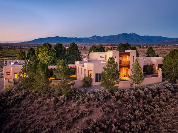 10 Los Cordovas Dr, Ranchos De Taos, NM 87557