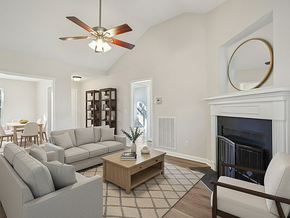 2nd image of 307 Parrish Cres