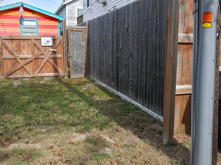 1915 Avenue O 1/2 — Photo 23